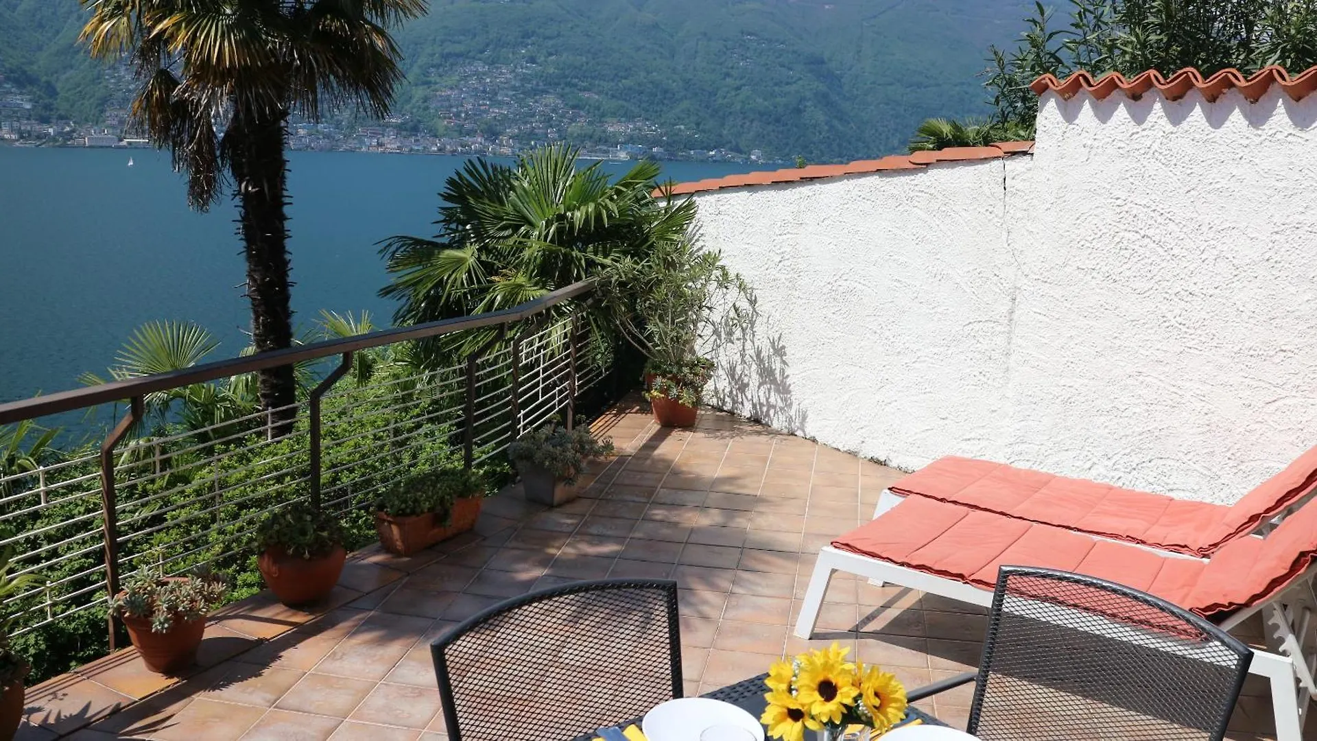 Ferienwohnung Casa Roccia Pino Lago Maggiore