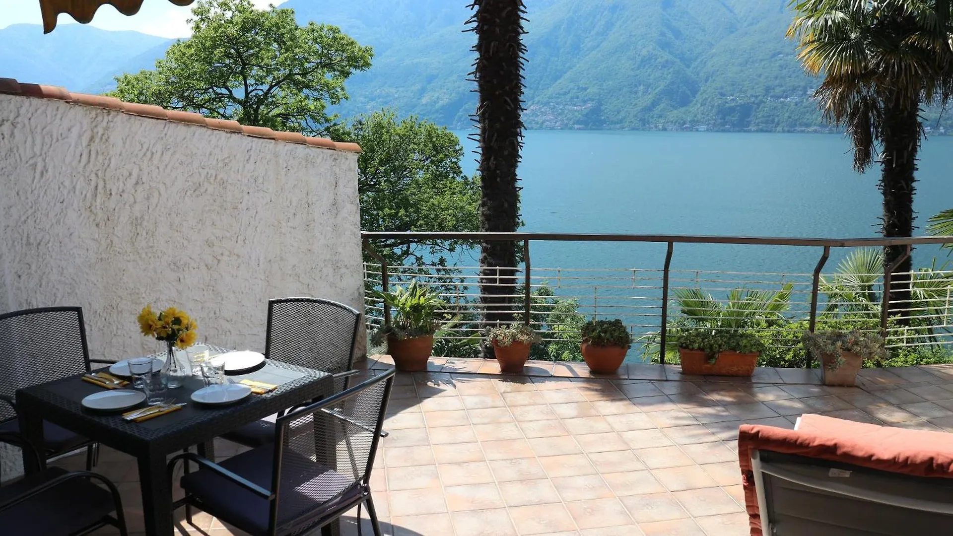 Apartment Ferienwohnung Casa Roccia Pino Lago Maggiore