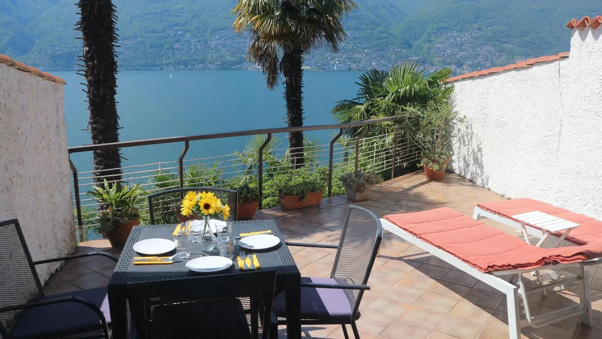 Apartment Ferienwohnung Casa Roccia Pino Lago Maggiore
